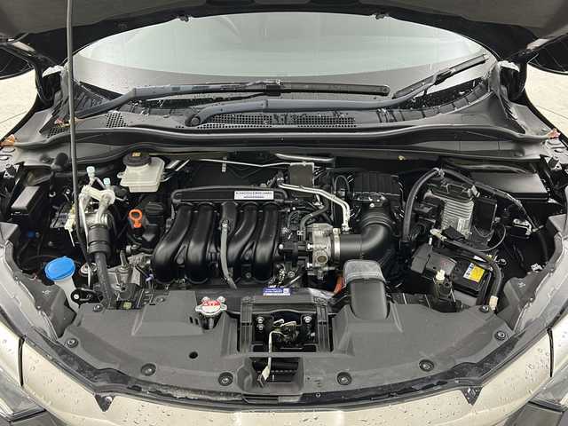 ホンダ ヴェゼル ハイブリッド ホンダセンシング 宮城県 2018(平30)年 6.1万km クリスタルブラックパール 禁煙車/Honda SENSING				/・衝突軽減ブレーキ/・路外逸脱抑制機能/・先行車発進お知らせ機能/・アダプティブクルーズコントロール/・車線維持支援システム/・標識認識機能/・誤発進抑制機能/・オートハイビーム/純正8型ナビ/・BT.CD.DVD.HDMI.USB/バックカメラ/フルセグTV/ビルトインETC/プッシュスタート/スマートキー×2/パドルシフト/ステアリングスイッチ/電子パーキングブレーキ/純正フロアマッド/LEDヘッドライト/社外16インチアルミホイール/アイドリングストップ/横滑り防止機能