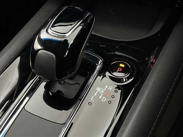 ホンダ ヴェゼル ハイブリッド ホンダセンシング 宮城県 2018(平30)年 6.1万km クリスタルブラックパール 禁煙車/Honda SENSING				/・衝突軽減ブレーキ/・路外逸脱抑制機能/・先行車発進お知らせ機能/・アダプティブクルーズコントロール/・車線維持支援システム/・標識認識機能/・誤発進抑制機能/・オートハイビーム/純正8型ナビ/・BT.CD.DVD.HDMI.USB/バックカメラ/フルセグTV/ビルトインETC/プッシュスタート/スマートキー×2/パドルシフト/ステアリングスイッチ/電子パーキングブレーキ/純正フロアマッド/LEDヘッドライト/社外16インチアルミホイール/アイドリングストップ/横滑り防止機能