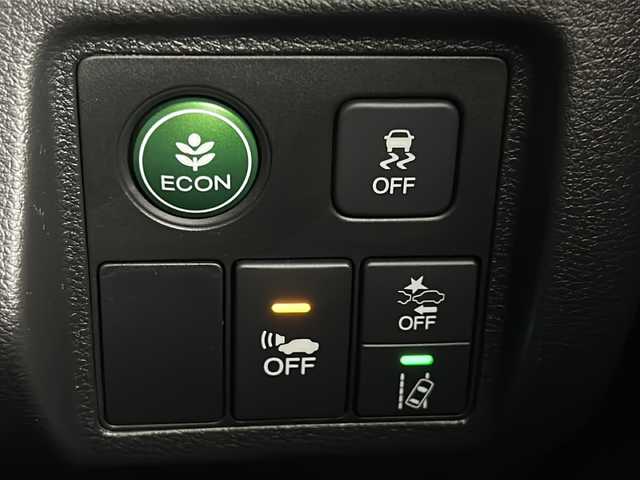 ホンダ ヴェゼル ハイブリッド ホンダセンシング 宮城県 2018(平30)年 6.1万km クリスタルブラックパール 禁煙車/Honda SENSING				/・衝突軽減ブレーキ/・路外逸脱抑制機能/・先行車発進お知らせ機能/・アダプティブクルーズコントロール/・車線維持支援システム/・標識認識機能/・誤発進抑制機能/・オートハイビーム/純正8型ナビ/・BT.CD.DVD.HDMI.USB/バックカメラ/フルセグTV/ビルトインETC/プッシュスタート/スマートキー×2/パドルシフト/ステアリングスイッチ/電子パーキングブレーキ/純正フロアマッド/LEDヘッドライト/社外16インチアルミホイール/アイドリングストップ/横滑り防止機能