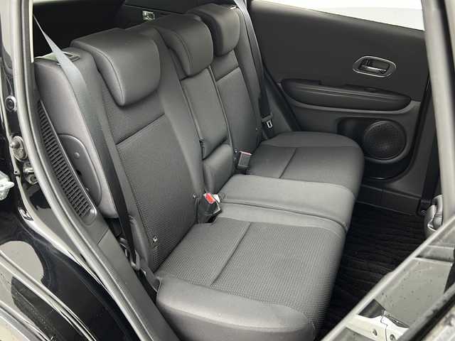 ホンダ ヴェゼル ハイブリッド ホンダセンシング 宮城県 2018(平30)年 6.1万km クリスタルブラックパール 禁煙車/Honda SENSING				/・衝突軽減ブレーキ/・路外逸脱抑制機能/・先行車発進お知らせ機能/・アダプティブクルーズコントロール/・車線維持支援システム/・標識認識機能/・誤発進抑制機能/・オートハイビーム/純正8型ナビ/・BT.CD.DVD.HDMI.USB/バックカメラ/フルセグTV/ビルトインETC/プッシュスタート/スマートキー×2/パドルシフト/ステアリングスイッチ/電子パーキングブレーキ/純正フロアマッド/LEDヘッドライト/社外16インチアルミホイール/アイドリングストップ/横滑り防止機能