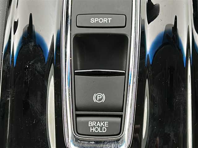 ホンダ ヴェゼル ハイブリッド ホンダセンシング 宮城県 2018(平30)年 6.1万km クリスタルブラックパール 禁煙車/Honda SENSING				/・衝突軽減ブレーキ/・路外逸脱抑制機能/・先行車発進お知らせ機能/・アダプティブクルーズコントロール/・車線維持支援システム/・標識認識機能/・誤発進抑制機能/・オートハイビーム/純正8型ナビ/・BT.CD.DVD.HDMI.USB/バックカメラ/フルセグTV/ビルトインETC/プッシュスタート/スマートキー×2/パドルシフト/ステアリングスイッチ/電子パーキングブレーキ/純正フロアマッド/LEDヘッドライト/社外16インチアルミホイール/アイドリングストップ/横滑り防止機能