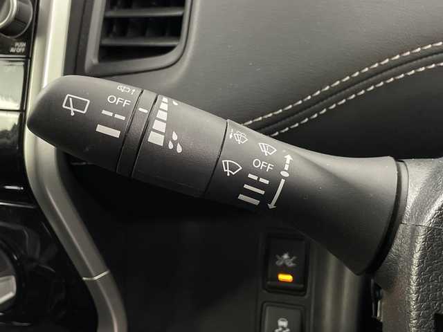 日産 セレナ ハイウェイスター 埼玉県 2017(平29)年 4万km マルーンレッド 2トーン 後席モニター　/純正ナビ　/全方位カメラ　/パーキングアシスト　/ＥＴＣ　/エマージェンシーブレーキ　/両側パワースライドドア　/クルーズコントロール　/コーナーセンサー　/純正アルミホイール　/フロアマット/ロールサンシェード/ＬＥＤヘッドライト/フォグランプ/スタッドレスタイヤ積み込み/プッシュスタート/スマートキー