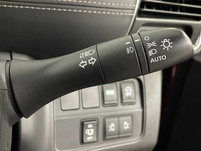 日産 セレナ ハイウェイスター 埼玉県 2017(平29)年 4万km マルーンレッド 2トーン 後席モニター　/純正ナビ　/全方位カメラ　/パーキングアシスト　/ＥＴＣ　/エマージェンシーブレーキ　/両側パワースライドドア　/クルーズコントロール　/コーナーセンサー　/純正アルミホイール　/フロアマット/ロールサンシェード/ＬＥＤヘッドライト/フォグランプ/スタッドレスタイヤ積み込み/プッシュスタート/スマートキー