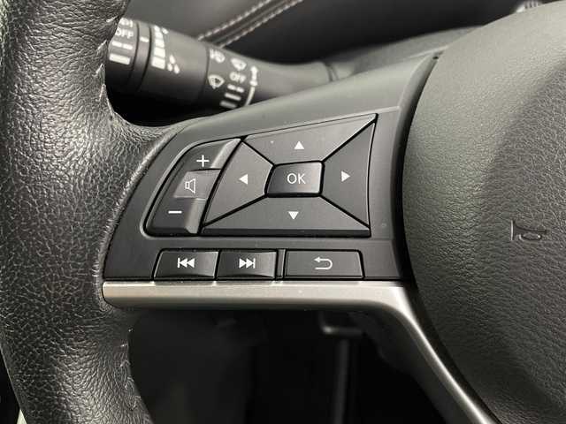 日産 セレナ ハイウェイスター 埼玉県 2017(平29)年 4万km マルーンレッド 2トーン 後席モニター　/純正ナビ　/全方位カメラ　/パーキングアシスト　/ＥＴＣ　/エマージェンシーブレーキ　/両側パワースライドドア　/クルーズコントロール　/コーナーセンサー　/純正アルミホイール　/フロアマット/ロールサンシェード/ＬＥＤヘッドライト/フォグランプ/スタッドレスタイヤ積み込み/プッシュスタート/スマートキー
