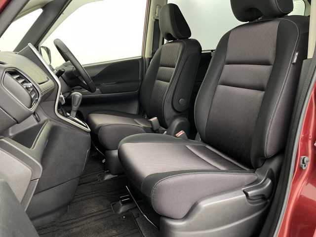 日産 セレナ ハイウェイスター 埼玉県 2017(平29)年 4万km マルーンレッド 2トーン 後席モニター　/純正ナビ　/全方位カメラ　/パーキングアシスト　/ＥＴＣ　/エマージェンシーブレーキ　/両側パワースライドドア　/クルーズコントロール　/コーナーセンサー　/純正アルミホイール　/フロアマット/ロールサンシェード/ＬＥＤヘッドライト/フォグランプ/スタッドレスタイヤ積み込み/プッシュスタート/スマートキー