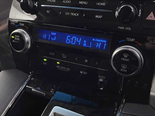 トヨタ アルファード S Cパッケージ 宮城県 2020(令2)年 4.5万km ホワイトパールクリスタルシャイン 禁煙車/ツインムーンルーフ/純正フリップダウンモニター/トヨタセーフティーセンス/・レーダークルーズコントロール/・プリクラッシュセーフティーシステム/・レーントレーシングアシスト/・パーキングサポートブレーキ/・アダプティブハイビームアシスト/・ロードサインアシスト/クリアランスソナー/ビルトインETC2.0/純正ドライブレコーダー（FR）/純正9インチディスプレイオーディオ/（BT.AM.FM.CD.DVD.USB.Miracast）/バックカメラ/フルセグテレビ/両側パワースライドドア/電動リアゲート/電動パーキングブレーキ/AUOHOLD/AC100V充電/前席シートヒーター/前席シートベンチレーション/前席パワーシート/シートメモリー/合皮シート/3列シート/オットマン/ステアリングヒーター/ウッドコンビステアリング/ステアリングスイッチ/プッシュスタート/スマートキー（2本）/純正フロアマット/純正ドアバイザー/3眼LEDヘッドライト/LEDフォグランプ/純正18インチアルミホイール/nanoeエアコン/横滑り防止機能