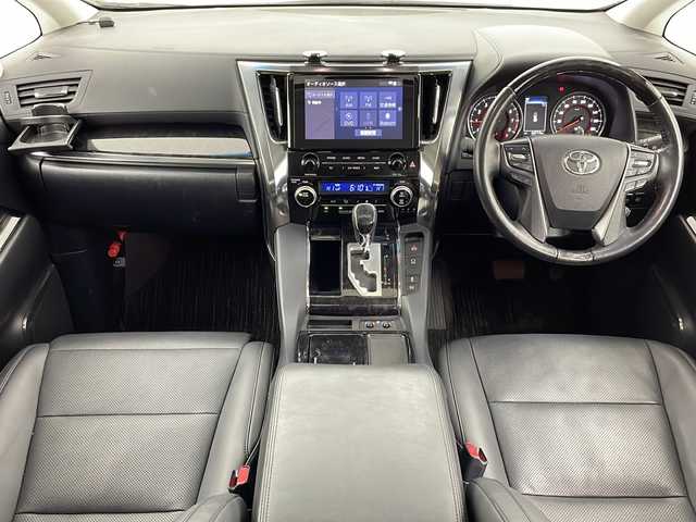 トヨタ アルファード S Cパッケージ 宮城県 2020(令2)年 4.5万km ホワイトパールクリスタルシャイン 禁煙車/ツインムーンルーフ/純正フリップダウンモニター/トヨタセーフティーセンス/・レーダークルーズコントロール/・プリクラッシュセーフティーシステム/・レーントレーシングアシスト/・パーキングサポートブレーキ/・アダプティブハイビームアシスト/・ロードサインアシスト/クリアランスソナー/ビルトインETC2.0/純正ドライブレコーダー（FR）/純正9インチディスプレイオーディオ/（BT.AM.FM.CD.DVD.USB.Miracast）/バックカメラ/フルセグテレビ/両側パワースライドドア/電動リアゲート/電動パーキングブレーキ/AUOHOLD/AC100V充電/前席シートヒーター/前席シートベンチレーション/前席パワーシート/シートメモリー/合皮シート/3列シート/オットマン/ステアリングヒーター/ウッドコンビステアリング/ステアリングスイッチ/プッシュスタート/スマートキー（2本）/純正フロアマット/純正ドアバイザー/3眼LEDヘッドライト/LEDフォグランプ/純正18インチアルミホイール/nanoeエアコン/横滑り防止機能