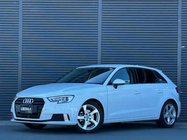 アウディ Ａ３ SB 1．4 TFSI スポーツ 茨城県 2017(平29)年 4.5万km グレイシアホワイトメタリック コンビニエンスパッケージ /アドバンストキ- /パ-キングシステム /Bカメラ /バ-チャルコックピット /MMIナビ /12セグ /BT/USB/DVD /アウディプレセンス /ACC /レ-ンアシスト /シ-トヒ-タ- /PWシ-ト /パドルシフト /FRドラレコ /ETC /禁煙車