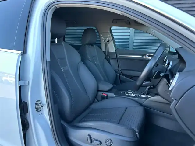 アウディ Ａ３ SB 1．4 TFSI スポーツ 茨城県 2017(平29)年 4.5万km グレイシアホワイトメタリック コンビニエンスパッケージ /アドバンストキ- /パ-キングシステム /Bカメラ /バ-チャルコックピット /MMIナビ /12セグ /BT/USB/DVD /アウディプレセンス /ACC /レ-ンアシスト /シ-トヒ-タ- /PWシ-ト /パドルシフト /FRドラレコ /ETC /禁煙車