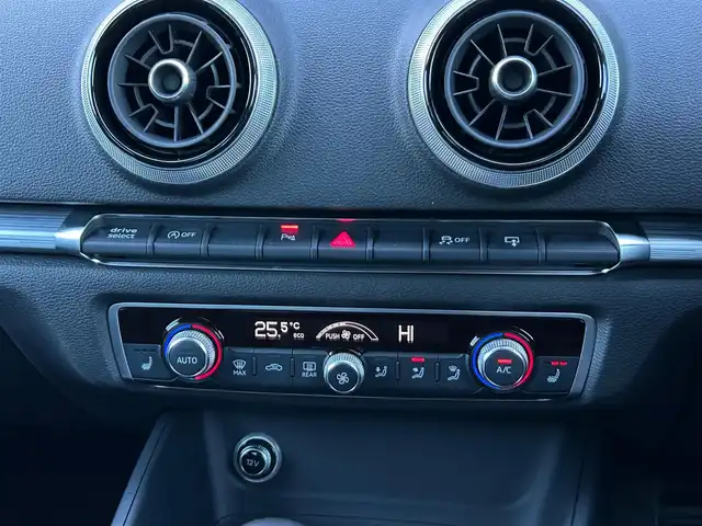 アウディ Ａ３ SB 1．4 TFSI スポーツ 茨城県 2017(平29)年 4.5万km グレイシアホワイトメタリック コンビニエンスパッケージ /アドバンストキ- /パ-キングシステム /Bカメラ /バ-チャルコックピット /MMIナビ /12セグ /BT/USB/DVD /アウディプレセンス /ACC /レ-ンアシスト /シ-トヒ-タ- /PWシ-ト /パドルシフト /FRドラレコ /ETC /禁煙車