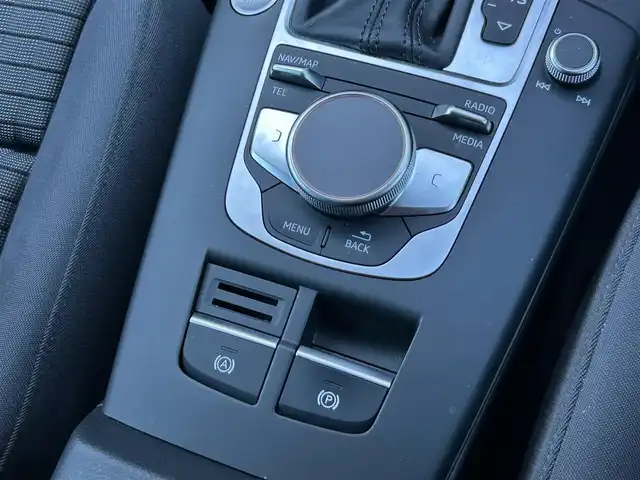 アウディ Ａ３ SB 1．4 TFSI スポーツ 茨城県 2017(平29)年 4.5万km グレイシアホワイトメタリック コンビニエンスパッケージ /アドバンストキ- /パ-キングシステム /Bカメラ /バ-チャルコックピット /MMIナビ /12セグ /BT/USB/DVD /アウディプレセンス /ACC /レ-ンアシスト /シ-トヒ-タ- /PWシ-ト /パドルシフト /FRドラレコ /ETC /禁煙車