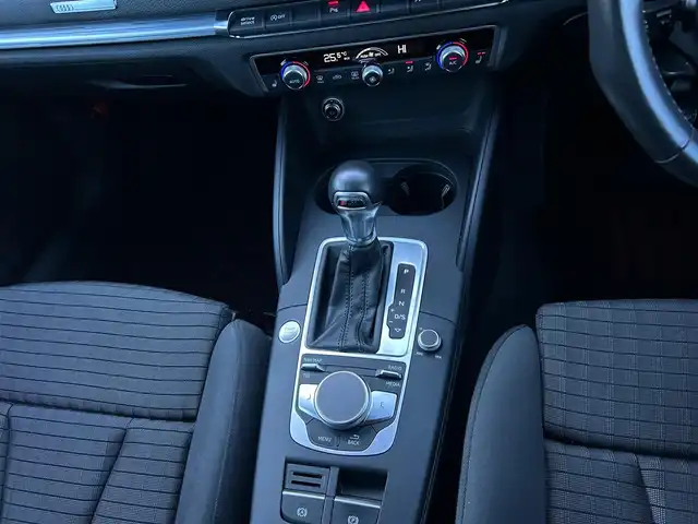 アウディ Ａ３ SB 1．4 TFSI スポーツ 茨城県 2017(平29)年 4.5万km グレイシアホワイトメタリック コンビニエンスパッケージ /アドバンストキ- /パ-キングシステム /Bカメラ /バ-チャルコックピット /MMIナビ /12セグ /BT/USB/DVD /アウディプレセンス /ACC /レ-ンアシスト /シ-トヒ-タ- /PWシ-ト /パドルシフト /FRドラレコ /ETC /禁煙車