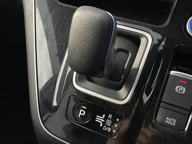 日産 セレナ e－パワー ハイウェイスター V 福岡県 2021(令3)年 2.6万km ブリリアントホワイトパール 純正ナビ(フルセグTV/CD/DVD/BT)/両側パワスラ/全方位カメラ/プロパイロット/オートホールド/前後ドラレコ/ハンドルヒーター/後席モニター/コーナーセンサー/プッシュスタート/スマートキー/ETC/USBポート/BSM