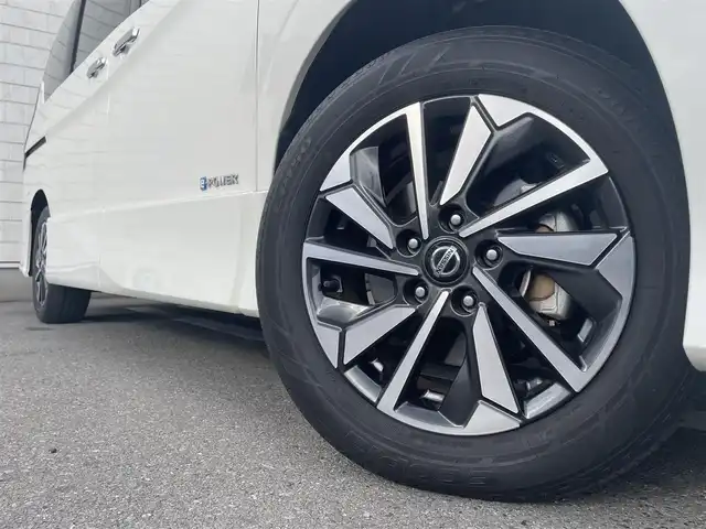 日産 セレナ e－パワー ハイウェイスター V 福岡県 2021(令3)年 2.6万km ブリリアントホワイトパール 純正ナビ(フルセグTV/CD/DVD/BT)/両側パワスラ/全方位カメラ/プロパイロット/オートホールド/前後ドラレコ/ハンドルヒーター/後席モニター/コーナーセンサー/プッシュスタート/スマートキー/ETC/USBポート/BSM