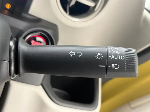 ホンダ Ｎ ＢＯＸ 滋賀県 2024(令6)年 0.2万km オータムイエローパール 純正8インチナビ/【Bluetooth/USB/iPod/フルセグ】/バックカメラ/両側パワースライドドア/シートヒーター/追従クルーズコントロール/レーンキープアシスト/衝突被害軽減ブレーキ/クリアランスソナー/オートライト/オートハイビーム/純正LED/電子パーキング/オートホールド/プッシュスタート/スマートキー/後席サンシェード/ステアリングスイッチ