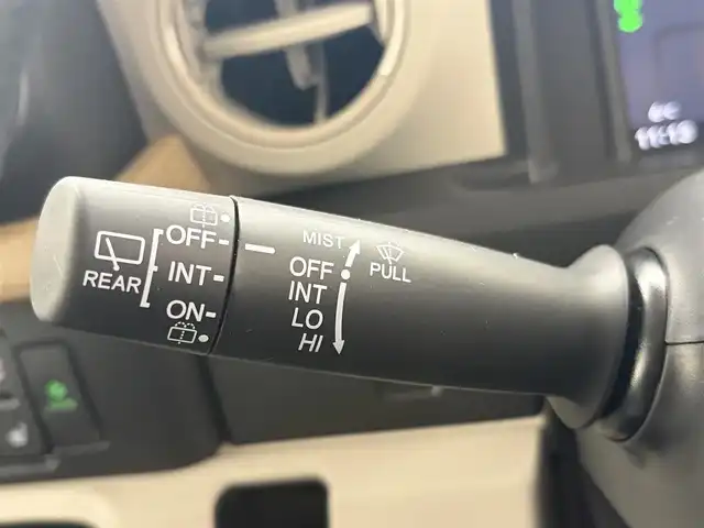 ホンダ Ｎ ＢＯＸ 滋賀県 2024(令6)年 0.2万km オータムイエローパール 純正8インチナビ/【Bluetooth/USB/iPod/フルセグ】/バックカメラ/両側パワースライドドア/シートヒーター/追従クルーズコントロール/レーンキープアシスト/衝突被害軽減ブレーキ/クリアランスソナー/オートライト/オートハイビーム/純正LED/電子パーキング/オートホールド/プッシュスタート/スマートキー/後席サンシェード/ステアリングスイッチ