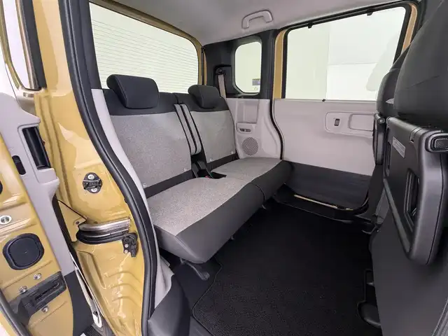 ホンダ Ｎ ＢＯＸ 滋賀県 2024(令6)年 0.2万km オータムイエローパール 純正8インチナビ/【Bluetooth/USB/iPod/フルセグ】/バックカメラ/両側パワースライドドア/シートヒーター/追従クルーズコントロール/レーンキープアシスト/衝突被害軽減ブレーキ/クリアランスソナー/オートライト/オートハイビーム/純正LED/電子パーキング/オートホールド/プッシュスタート/スマートキー/後席サンシェード/ステアリングスイッチ