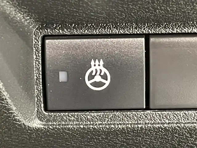 日産 オーラ ニスモ 愛知県 2023(令5)年 4.2万km ピュアホワイトパール/スーパーブラック 純正９インチナビ/プロパイロット/アラウンドビューモニター/エマージェンシーブレーキ/ブラインドスポットモニター/車線逸脱警報/クリアランスソナー/電動パーキングブレーキ/ブレーキホールド/ハーフレザー/ハンドルヒーター/シートヒーター/ワイヤレス充電/デジタルインナーミラー/ドライブレコーダー/ビルトインＥＴＣ２．０　/USB＆HDMI入力端子/アクセサリーソケット/ISOFIX/純正フロアマット/純正17インチアルミホイール