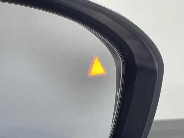 日産 オーラ ニスモ 愛知県 2023(令5)年 4.2万km ピュアホワイトパール/スーパーブラック 純正９インチナビ/プロパイロット/アラウンドビューモニター/エマージェンシーブレーキ/ブラインドスポットモニター/車線逸脱警報/クリアランスソナー/電動パーキングブレーキ/ブレーキホールド/ハーフレザー/ハンドルヒーター/シートヒーター/ワイヤレス充電/デジタルインナーミラー/ドライブレコーダー/ビルトインＥＴＣ２．０　/USB＆HDMI入力端子/アクセサリーソケット/ISOFIX/純正フロアマット/純正17インチアルミホイール