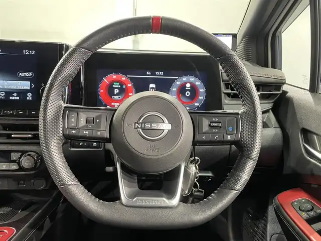 日産 オーラ ニスモ 愛知県 2023(令5)年 4.2万km ピュアホワイトパール/スーパーブラック 純正９インチナビ/プロパイロット/アラウンドビューモニター/エマージェンシーブレーキ/ブラインドスポットモニター/車線逸脱警報/クリアランスソナー/電動パーキングブレーキ/ブレーキホールド/ハーフレザー/ハンドルヒーター/シートヒーター/ワイヤレス充電/デジタルインナーミラー/ドライブレコーダー/ビルトインＥＴＣ２．０　/USB＆HDMI入力端子/アクセサリーソケット/ISOFIX/純正フロアマット/純正17インチアルミホイール