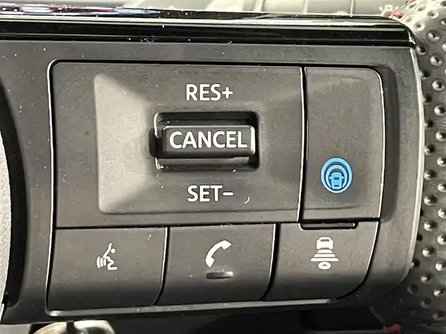 日産 オーラ ニスモ 愛知県 2023(令5)年 4.2万km ピュアホワイトパール/スーパーブラック 純正９インチナビ/プロパイロット/アラウンドビューモニター/エマージェンシーブレーキ/ブラインドスポットモニター/車線逸脱警報/クリアランスソナー/電動パーキングブレーキ/ブレーキホールド/ハーフレザー/ハンドルヒーター/シートヒーター/ワイヤレス充電/デジタルインナーミラー/ドライブレコーダー/ビルトインＥＴＣ２．０　/USB＆HDMI入力端子/アクセサリーソケット/ISOFIX/純正フロアマット/純正17インチアルミホイール