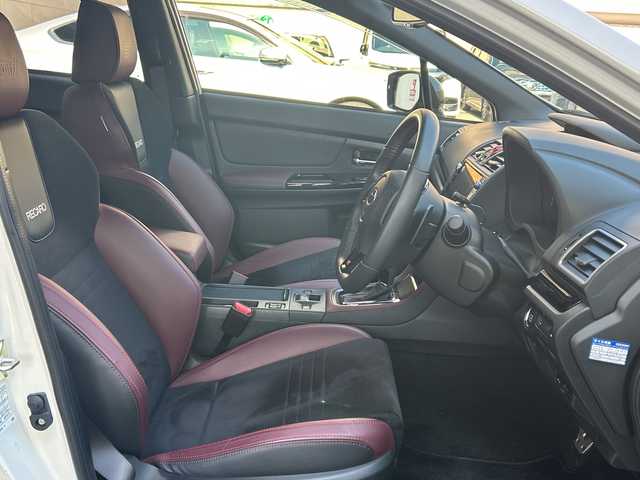 スバル ＷＲＸ Ｓ４ STIスポーツアイサイト 高知県 2019(令1)年 1.5万km クリスタルホワイトパール サンルーフ/4WD/STIエアロ/アイサイト/衝突被害軽減ブレーキ／レーンキープアシスト/8インチ純正ナビ/（フルセグTV/Bluetoothオーディオ/CD/DVD/USB）/ETC/バックカメラ/シートヒーター/レカロシート/パワーシート/レーダー/純正18インチアルミ/オートハイビーム/LEDヘッドライト/コーナーセンサー/ブラインドスポットモニター/純正フロアマット/スペアキー/アダプティブクルーズコントロール/ドラレコ/パドルシフト/プッシュスタート