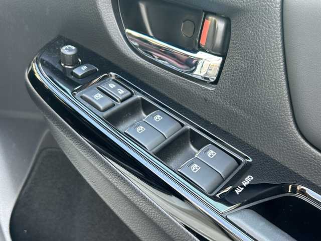 スバル ＷＲＸ Ｓ４ STIスポーツアイサイト 高知県 2019(令1)年 1.5万km クリスタルホワイトパール サンルーフ/4WD/STIエアロ/アイサイト/衝突被害軽減ブレーキ／レーンキープアシスト/8インチ純正ナビ/（フルセグTV/Bluetoothオーディオ/CD/DVD/USB）/ETC/バックカメラ/シートヒーター/レカロシート/パワーシート/レーダー/純正18インチアルミ/オートハイビーム/LEDヘッドライト/コーナーセンサー/ブラインドスポットモニター/純正フロアマット/スペアキー/アダプティブクルーズコントロール/ドラレコ/パドルシフト/プッシュスタート