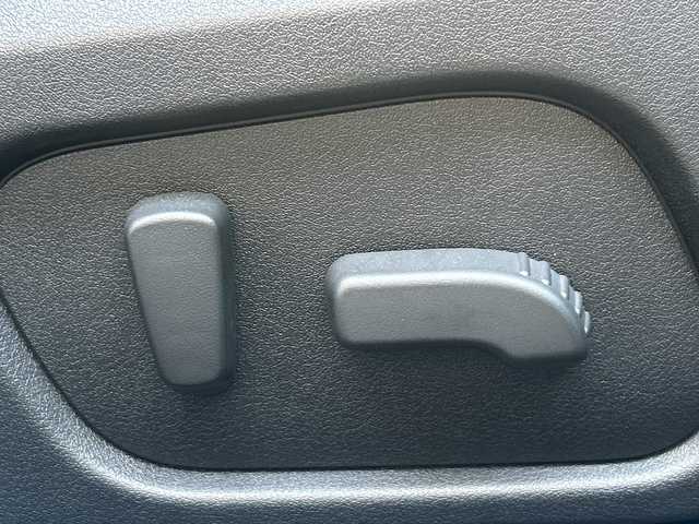 スバル ＷＲＸ Ｓ４ STIスポーツアイサイト 高知県 2019(令1)年 1.5万km クリスタルホワイトパール サンルーフ/4WD/STIエアロ/アイサイト/衝突被害軽減ブレーキ／レーンキープアシスト/8インチ純正ナビ/（フルセグTV/Bluetoothオーディオ/CD/DVD/USB）/ETC/バックカメラ/シートヒーター/レカロシート/パワーシート/レーダー/純正18インチアルミ/オートハイビーム/LEDヘッドライト/コーナーセンサー/ブラインドスポットモニター/純正フロアマット/スペアキー/アダプティブクルーズコントロール/ドラレコ/パドルシフト/プッシュスタート