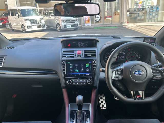 スバル ＷＲＸ Ｓ４ STIスポーツアイサイト 高知県 2019(令1)年 1.5万km クリスタルホワイトパール サンルーフ/4WD/STIエアロ/アイサイト/衝突被害軽減ブレーキ／レーンキープアシスト/8インチ純正ナビ/（フルセグTV/Bluetoothオーディオ/CD/DVD/USB）/ETC/バックカメラ/シートヒーター/レカロシート/パワーシート/レーダー/純正18インチアルミ/オートハイビーム/LEDヘッドライト/コーナーセンサー/ブラインドスポットモニター/純正フロアマット/スペアキー/アダプティブクルーズコントロール/ドラレコ/パドルシフト/プッシュスタート