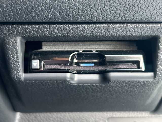 スバル ＷＲＸ Ｓ４ STIスポーツアイサイト 高知県 2019(令1)年 1.5万km クリスタルホワイトパール サンルーフ/4WD/STIエアロ/アイサイト/衝突被害軽減ブレーキ／レーンキープアシスト/8インチ純正ナビ/（フルセグTV/Bluetoothオーディオ/CD/DVD/USB）/ETC/バックカメラ/シートヒーター/レカロシート/パワーシート/レーダー/純正18インチアルミ/オートハイビーム/LEDヘッドライト/コーナーセンサー/ブラインドスポットモニター/純正フロアマット/スペアキー/アダプティブクルーズコントロール/ドラレコ/パドルシフト/プッシュスタート