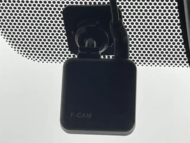 トヨタ ヴォクシー S－Z 熊本県 2022(令4)年 4.6万km ホワイトパールクリスタルシャイン 禁煙車　/ＧＲエアロフル　/ワンオーナー/純正ナビ（ＣＤ・ＤＶＤ・フルセグ・ＢＴ・ＨＤＭＩ・ＵＳＢ）/バックカメラ　/純正１４インチフリップダウンモニター/デジタルインナーミラー型前後ドライブレコーダー　/ビルトインＥＴＣ２．０　/両側パワースライドドア　/レーダークルーズコントロール/快適利便パッケージ/・電動リアゲート/・オットマン/レーンキープアシスト/プリクラッシュセーフティ/ロードサインアシスト/駐車時支援パーキングサポートシステム/レーンデェパーチャアラート/横滑り防止/前席2列目シートヒーター/ステアリングヒーター/純正フロアマット/純正17インチAW/オートライト/オートマチックハイビーム/LEDヘッドライト/フォグランプ/スマートキー/プッシュスタート/保証書/取扱説明書