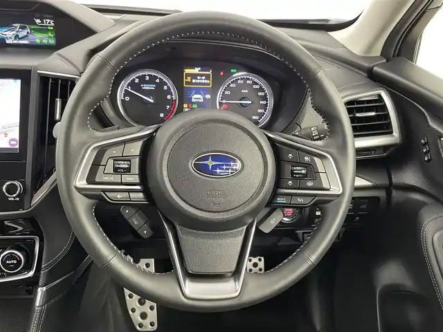 スバル フォレスター ハイブリッド アドバンス 千葉県 2022(令4)年 1.8万km ホライゾンブルーP 禁煙車/4WD/アイサイトセーフティプラス/・スバルリアビークルディテクション/・フロント＆サイドビューモニター/・アダプティブドライビングビーム/パワーバックドア/デジタルインナーミラー/純正8インチナビ/CD/DVD/Bluetooth/フルセグ/バックカメラ/サイドカメラ/レーダークルーズコントロール/LEDオートライト/シートヒーター/パワーシート/純正フロアマット/純正18インチアルミホイール/パドルシフト/ステアリングヒーター/オートエアコン/USBポート/プッシュスタート/スマートキー