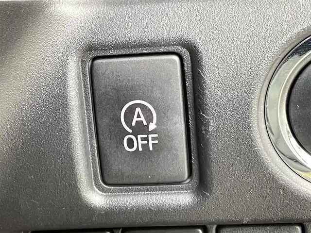 トヨタ ヴォクシー ZS 千葉県 2017(平29)年 3.7万km ホワイトパールクリスタルシャイン 禁煙車/純正10インチナビ/　CD/DVD/BT/フルセグ/HDMI/USB/後席モニター/両側パワースライドドア/トヨタセーフティセンス/　・プリクラッシュセーフティ/　・レーンディパーチャーアラート/　・オートマチックハイビーム/　・先行車発進お知らせ機能/クルーズコントロール/ビルトインETC/バックカメラ/プッシュスタート＆スマートキー/ステアリングスイッチ/革巻きステアリング/純正16インチアルミホイール