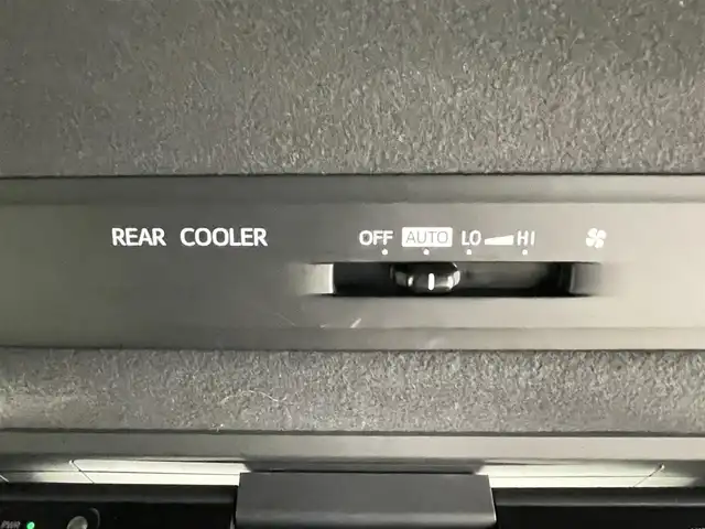 トヨタ ヴォクシー ZS 千葉県 2017(平29)年 3.7万km ホワイトパールクリスタルシャイン 禁煙車/純正10インチナビ/　CD/DVD/BT/フルセグ/HDMI/USB/後席モニター/両側パワースライドドア/トヨタセーフティセンス/　・プリクラッシュセーフティ/　・レーンディパーチャーアラート/　・オートマチックハイビーム/　・先行車発進お知らせ機能/クルーズコントロール/ビルトインETC/バックカメラ/プッシュスタート＆スマートキー/ステアリングスイッチ/革巻きステアリング/純正16インチアルミホイール