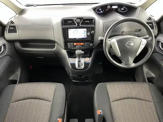 日産 セレナ 福島県 2015(平27)年 6.5万km 黒 セーフティS/・衝突軽減ブレーキ/・ＬＤＷ（車線逸脱警報）/・踏み間違い衝突防止アシスト/・ふらつき警報/・横滑り防止/社外ナビゲーション/・型式：MDV-2702W/・Bluetooth/TV/CD/DVD/AM・FM/USB/・全方位/バックカメラ/・ETC/クルーズコントロール/両側パワースライドドア/ミラー型ドライブレコーダー/デジタルインナーミラー/革巻きステアリング/LEDライト/・フォグライト/・オートライト/純正16インチアルミホイール/フロアマット/ドアバイザー/プッシュスタート/・スマートキー