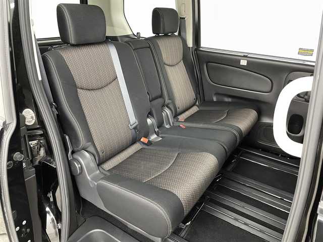 日産 セレナ 福島県 2015(平27)年 6.5万km 黒 セーフティS/・衝突軽減ブレーキ/・ＬＤＷ（車線逸脱警報）/・踏み間違い衝突防止アシスト/・ふらつき警報/・横滑り防止/社外ナビゲーション/・型式：MDV-2702W/・Bluetooth/TV/CD/DVD/AM・FM/USB/・全方位/バックカメラ/・ETC/クルーズコントロール/両側パワースライドドア/ミラー型ドライブレコーダー/デジタルインナーミラー/革巻きステアリング/LEDライト/・フォグライト/・オートライト/純正16インチアルミホイール/フロアマット/ドアバイザー/プッシュスタート/・スマートキー