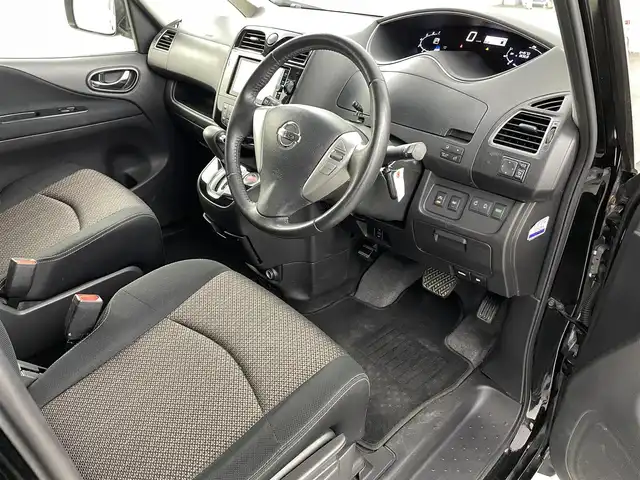 日産 セレナ 福島県 2015(平27)年 6.5万km 黒 セーフティS/・衝突軽減ブレーキ/・ＬＤＷ（車線逸脱警報）/・踏み間違い衝突防止アシスト/・ふらつき警報/・横滑り防止/社外ナビゲーション/・型式：MDV-2702W/・Bluetooth/TV/CD/DVD/AM・FM/USB/・全方位/バックカメラ/・ETC/クルーズコントロール/両側パワースライドドア/ミラー型ドライブレコーダー/デジタルインナーミラー/革巻きステアリング/LEDライト/・フォグライト/・オートライト/純正16インチアルミホイール/フロアマット/ドアバイザー/プッシュスタート/・スマートキー