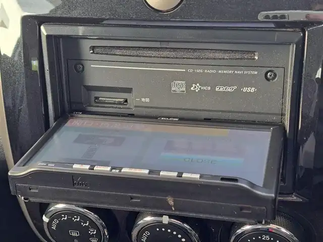 マツダ ベリーサ C 大阪府 2011(平23)年 4.3万km クリスタルホワイトパールマイカ ・禁煙車/・純正ディーラーOPＳＤナビ【Eclipse C9TB】/（ワンセグTV・ＣＤ・ＡＭＦＭ・ＵＳＢ）/・前後コーナーセンサー/・オートエアコン/・オートライト/・ETC/・ルーフベースキャリア【inno】/・純正１５インチAW/・本革巻ステアリング/・ＡＢＳ/・スペアキー/・取扱説明書/・保証書