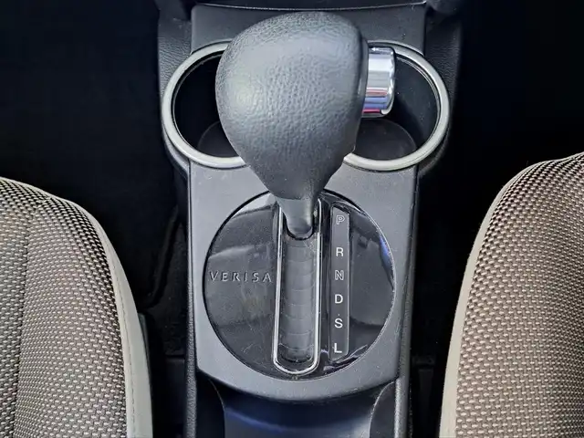 マツダ ベリーサ C 大阪府 2011(平23)年 4.3万km クリスタルホワイトパールマイカ ・禁煙車/・純正ディーラーOPＳＤナビ【Eclipse C9TB】/（ワンセグTV・ＣＤ・ＡＭＦＭ・ＵＳＢ）/・前後コーナーセンサー/・オートエアコン/・オートライト/・ETC/・ルーフベースキャリア【inno】/・純正１５インチAW/・本革巻ステアリング/・ＡＢＳ/・スペアキー/・取扱説明書/・保証書