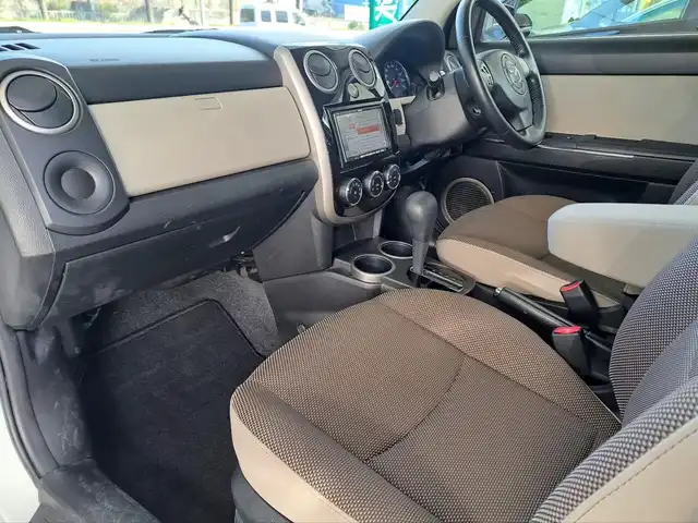 マツダ ベリーサ C 大阪府 2011(平23)年 4.3万km クリスタルホワイトパールマイカ ・禁煙車/・純正ディーラーOPＳＤナビ【Eclipse C9TB】/（ワンセグTV・ＣＤ・ＡＭＦＭ・ＵＳＢ）/・前後コーナーセンサー/・オートエアコン/・オートライト/・ETC/・ルーフベースキャリア【inno】/・純正１５インチAW/・本革巻ステアリング/・ＡＢＳ/・スペアキー/・取扱説明書/・保証書