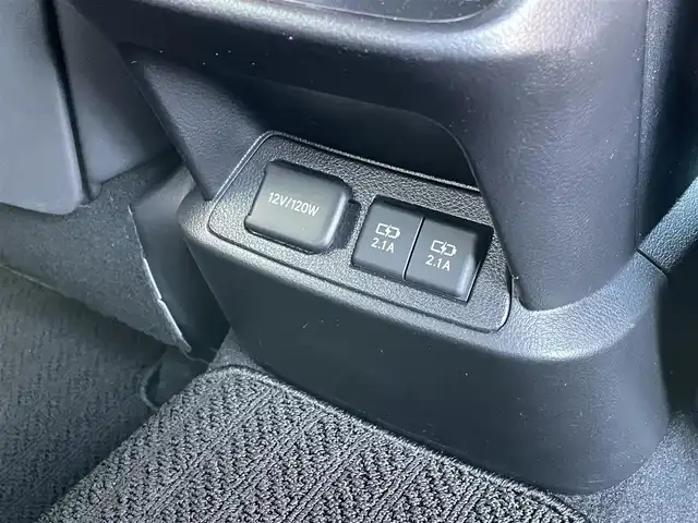 レクサス ＥＳ 300h Fスポーツ 佐賀県 2019(令1)年 6万km ホワイトノーヴァガラスフレーク チルト＆スライドムーンルーフ/純正12.3インチメモリーナビゲーション/・フルセグTV/CD/DVD/SD/USB/Bluetooth/バックカメラ/前方ドライブレコーダー/ビルトインETC2.0/100V電源/電子パーキングブレーキ/・AUTO HOLD機能/合皮レザーシート/DN席パワーシート(D席メモリー機能付)/シートヒーター/シートベンチレーション/後席電動サンシェード/ISOFIX対応/パドルシフト/革巻きステアリング/ステアリングヒーター/ステアリングリモコン/シーケンシャルウィンカー/純正19インチアルミホイール/・空気圧モニター/三眼LEDヘッドライト/・オートマチックハイビーム/純正LEDフォグランプ/純正フロアマット/純正ドアバイザ―/新車保証書/スペアキー１本/Lexus Safety System +/・レーダークルーズコントロール/・レーントレーシングアシスト/・プリクラッシュセーフティ/・ブラインドスポットモニター/・リヤクロストラフィックアラート/・パーキングサポートブレーキ/・先行車発進告知/・ロードサインアシスト/・前後クリアランスソナー