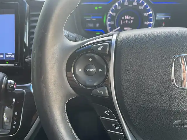 ホンダ オデッセイ ハイブリッド アブソルート・EXホンダセンジング 島根県 2020(令2)年 8.1万km プラチナホワイトパール 登録時走行距離80710km/取説/ナビ説/ホンダインターナビシステム/純正9インチナビ(VXM-207VFNI)/・フルセグTV/AM/FM/CD/DVD/Bluetooth/Honda SENSING(後期)/・衝突軽減ブレーキ/・誤発進抑制機能/・後方誤発進抑制機能/・歩行者事故低減ステアリング/・渋滞追従機能付きアダプティブクルーズコントロール/・車線維持支援システム/・路外逸脱抑制機能/・先行車発進お知らせ機能/・標識認識機能/マルチビューカメラシステム(全方位)/両側パワースライドドア/オットマン/前席シートシートヒーター/フォグライト/ビルトインETC2.0/スペアキー