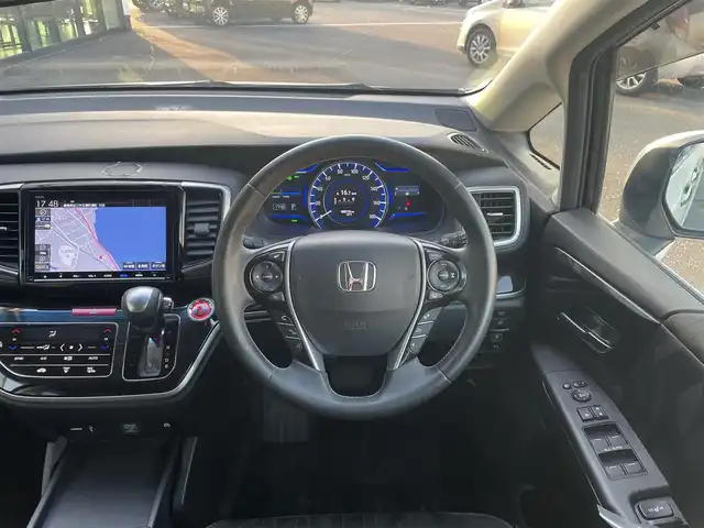 ホンダ オデッセイ ハイブリッド アブソルート・EXホンダセンジング 島根県 2020(令2)年 8.1万km プラチナホワイトパール 登録時走行距離80710km/取説/ナビ説/ホンダインターナビシステム/純正9インチナビ(VXM-207VFNI)/・フルセグTV/AM/FM/CD/DVD/Bluetooth/Honda SENSING(後期)/・衝突軽減ブレーキ/・誤発進抑制機能/・後方誤発進抑制機能/・歩行者事故低減ステアリング/・渋滞追従機能付きアダプティブクルーズコントロール/・車線維持支援システム/・路外逸脱抑制機能/・先行車発進お知らせ機能/・標識認識機能/マルチビューカメラシステム(全方位)/両側パワースライドドア/オットマン/前席シートシートヒーター/フォグライト/ビルトインETC2.0/スペアキー