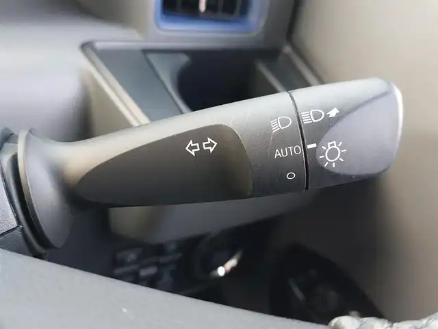 ダイハツ タント カスタム RS 東京都 2019(令1)年 3.2万km ブラックマイカメタリック 社外ナビ/両側パワースライドドア/ハーフレザーシート/スマートアシスト/衝突軽減ブレーキ/コーナーセンサー/アイドリングストップ/スマートキー/プッシュスタート/LEDヘッドライト/純正アルミホイール