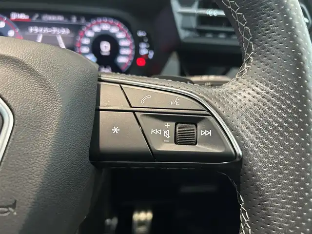 アウディ Ａ３ SB 30TFSI Sライン 愛知県 2021(令3)年 3.4万km 黒 コンビニエンス＆アシスタンスパッケージ/Sライン・ハーフレザーシート/ナビゲーションパッケージ/Audiプレセンス/アダプティブクルーズコントロール/ワイヤレスデバイスチャージャー/バーチャルコックピット/car play/Bluetooth/プッシュスタート/ETC