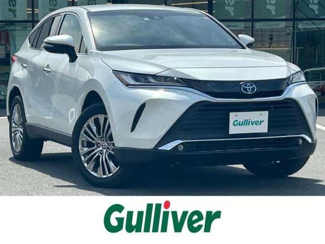トヨタ ハリアー ハイブリッド Z 岡山県 2023(令5)年 4.2万km プラチナホワイトパールマイカ 登録時走行距離：42042km/純正12.3インチナビ/（AM/FM/フルセグTV/Bluetooth）/全方位カメラ/JBLプレミアムサウンド/ETC2.0/レーダークルーズコントロール/衝突軽減システム/踏み間違い防止装置/車線逸脱警報/BSM/先行車両発進お知らせ/標識認識機能/デジタルインナーミラー/純正LEDヘッドライト/フォグライト/ウィンカーミラー/オートリトラミラー/パワーバックドア/パワーシート/革巻きステアリング/ステアリングスイッチ/プッシュスタート/スマートキー/純正フロアマット/純正19インチアルミホイール