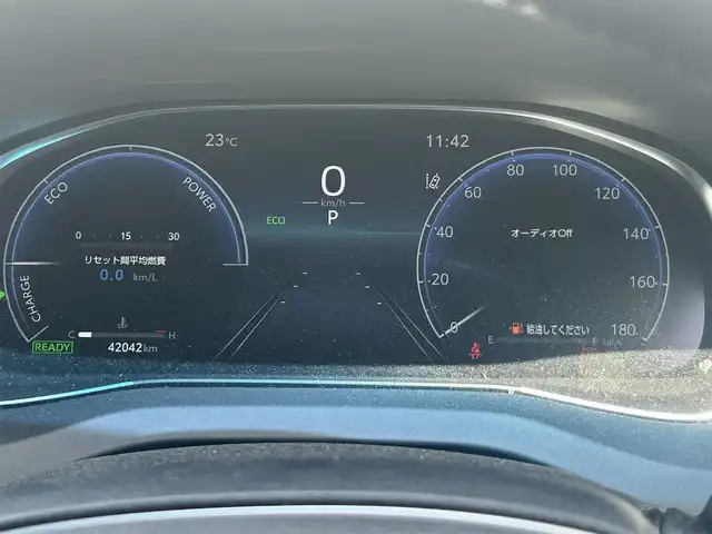 トヨタ ハリアー ハイブリッド Z 岡山県 2023(令5)年 4.2万km プラチナホワイトパールマイカ 登録時走行距離：42042km/純正12.3インチナビ/（AM/FM/フルセグTV/Bluetooth）/全方位カメラ/JBLプレミアムサウンド/ETC2.0/レーダークルーズコントロール/衝突軽減システム/踏み間違い防止装置/車線逸脱警報/BSM/先行車両発進お知らせ/標識認識機能/デジタルインナーミラー/純正LEDヘッドライト/フォグライト/ウィンカーミラー/オートリトラミラー/パワーバックドア/パワーシート/革巻きステアリング/ステアリングスイッチ/プッシュスタート/スマートキー/純正フロアマット/純正19インチアルミホイール