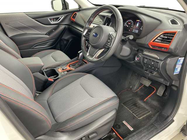 スバル フォレスター X－ブレイク 道央・札幌 2019(平31)年 7.4万km クリスタルホワイトパール ・4WD/・社外ナビ&BT&CD&DVD&SD&USB&iPod&HDMI&TV/・バック/サイドカメラ/・アイサイト/・レーダークルーズコントロール/・プリクラッシュブレーキ/・リヤビークルデテクション/・後退時自動ブレーキ/・車線逸脱警報/・コーナーセンサー/・ETC/・アイドリングストップ/・横滑り防止/・ステアリングヒーター/・全席シートヒーター/・前席パワーシート/・ハーフレザーシート/・パドルシフト/・運転席メモリーシート/・純正フロアマット/・スマートキー/・LEDヘッドライト/・オートライト/・スペアキー/・ステアリング連動ヘッドランプ/・純正AW夏タイヤ積み込み
