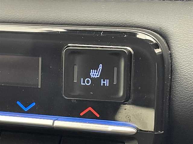 トヨタ ヴォクシー ハイブリッド S－Z 愛知県 2022(令4)年 7.2万km アティチュードブラックマイカ 純正１０．５型ディスプレイオーディオプラス/ナビ/ＨＤＭＩ/禁煙車/フリップダウンモニター（純正１４インチ）/バックカメラ/シートヒーター/フルセグTV/ＤＶＤ/CD再生機能有/ドライブレコーダー/ＥＴＣ2.0/追従クルーズコントロール/トヨタセーフティセンス/衝突被害軽減システム/車線逸脱/ＬＥＤオートライト/オートマチックハイビーム/ＡＣ１００Ｖ１５００W/両側パワースライドドア/USB端子/Bluetooth/プッシュスタート/スマートキー