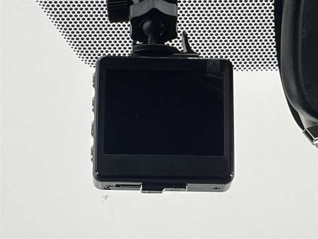 トヨタ ヴォクシー ハイブリッド S－Z 愛知県 2022(令4)年 7.2万km アティチュードブラックマイカ 純正１０．５型ディスプレイオーディオプラス/ナビ/ＨＤＭＩ/禁煙車/フリップダウンモニター（純正１４インチ）/バックカメラ/シートヒーター/フルセグTV/ＤＶＤ/CD再生機能有/ドライブレコーダー/ＥＴＣ2.0/追従クルーズコントロール/トヨタセーフティセンス/衝突被害軽減システム/車線逸脱/ＬＥＤオートライト/オートマチックハイビーム/ＡＣ１００Ｖ１５００W/両側パワースライドドア/USB端子/Bluetooth/プッシュスタート/スマートキー